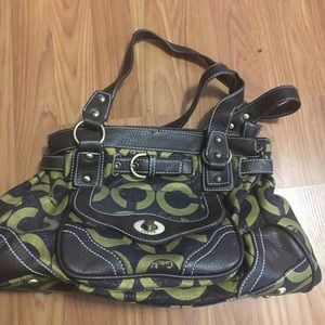 Coach purse. "Not Authentic"